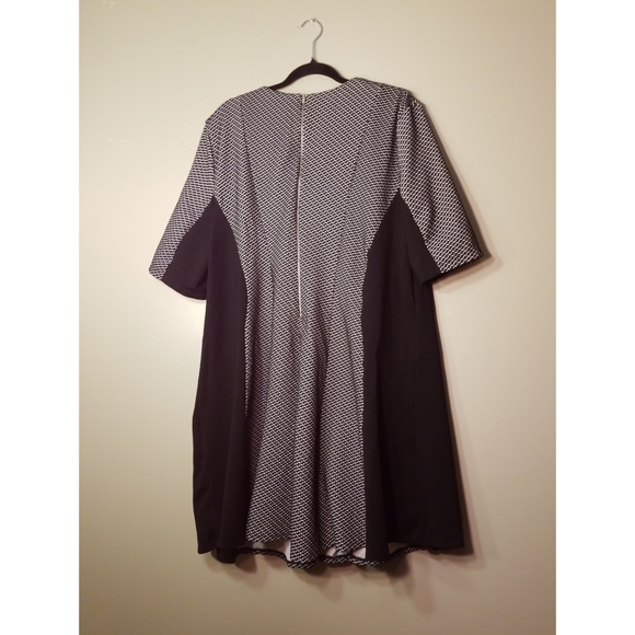 Ryan Michelle Flare Dress Size 3X - Picture 3 of 3